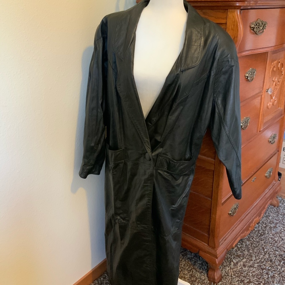 VINTAGE..Womens leather trench coat